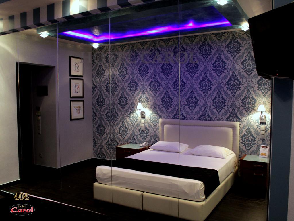 Carol Hotel Пирея Екстериор снимка