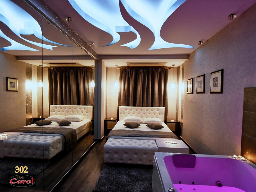 Carol Hotel Пирея Екстериор снимка
