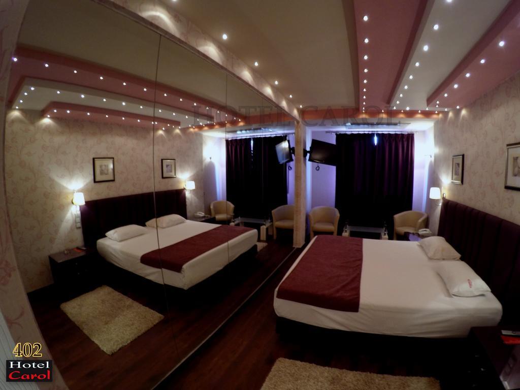 Carol Hotel Пирея Екстериор снимка