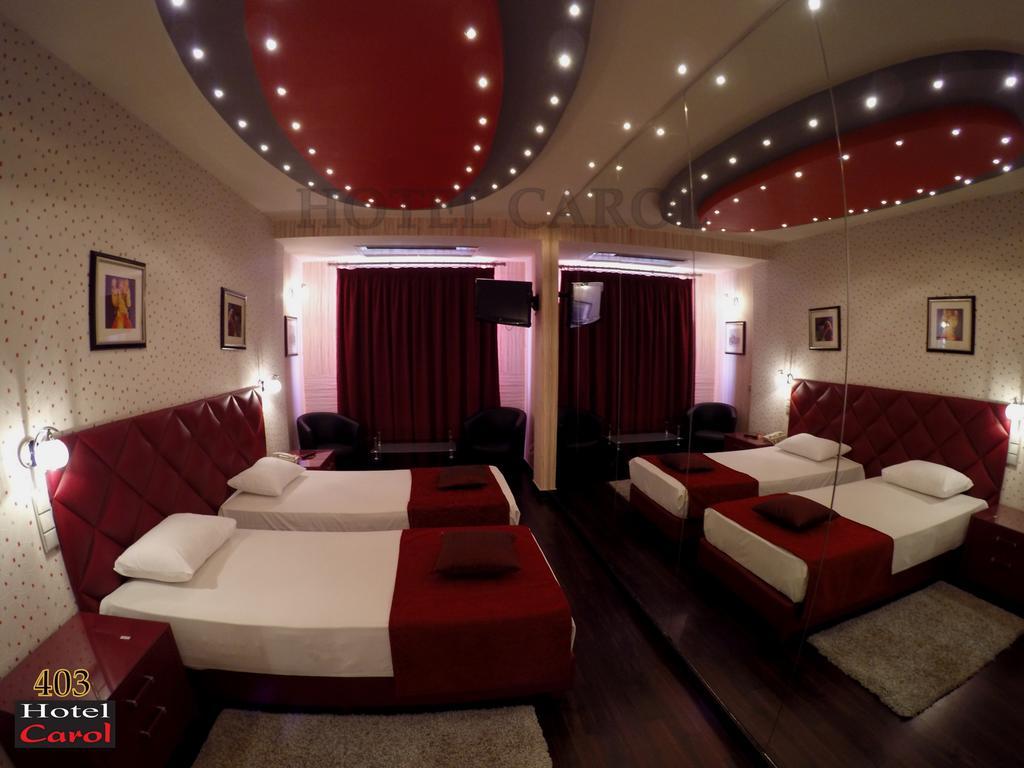 Carol Hotel Пирея Екстериор снимка