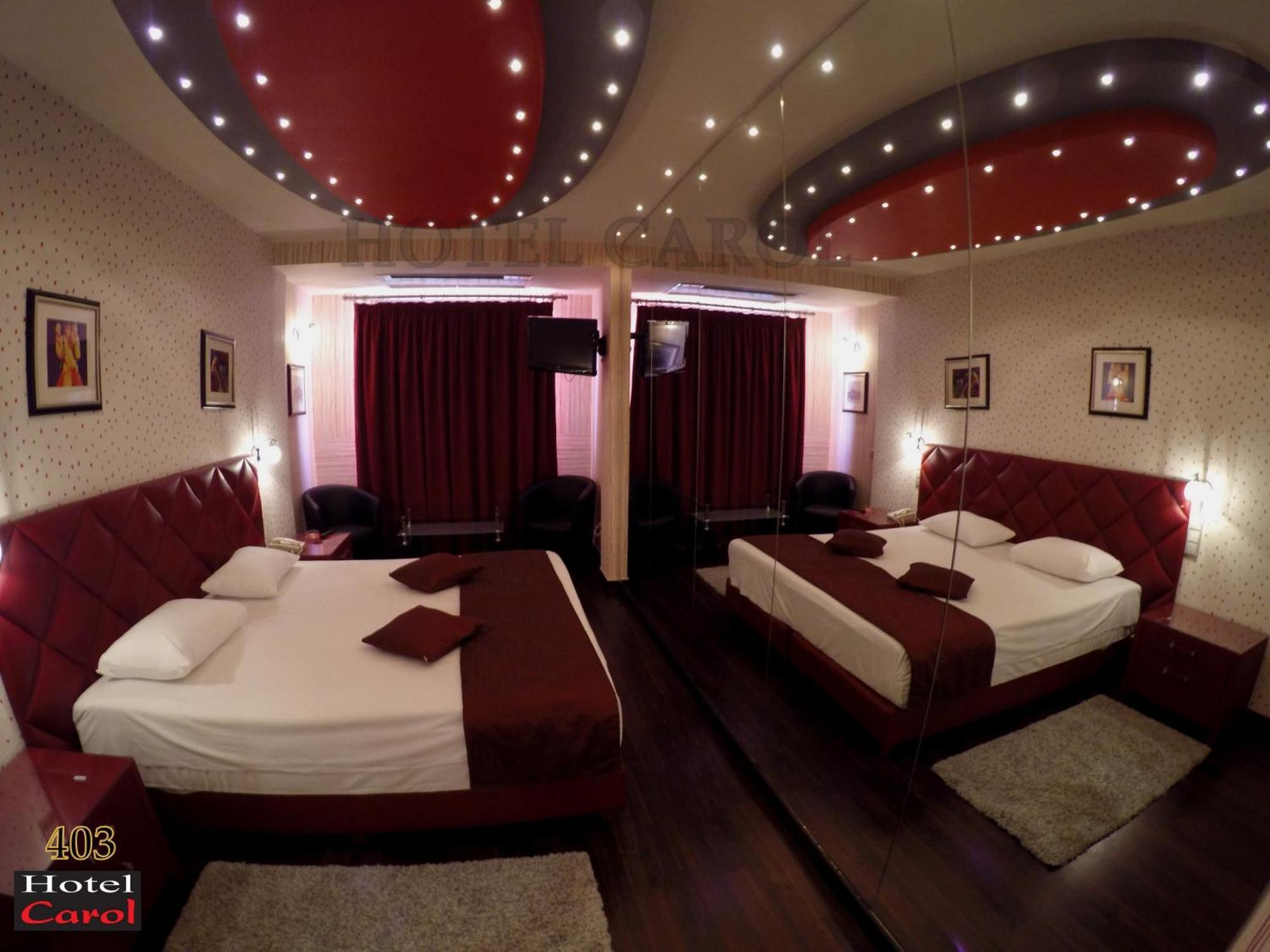 Carol Hotel Пирея Екстериор снимка